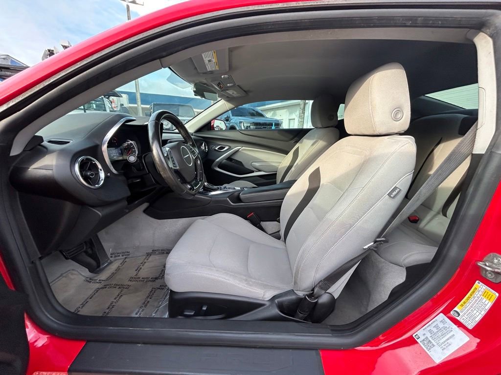 Used 2022 Chevrolet Camaro LT RWD image 11