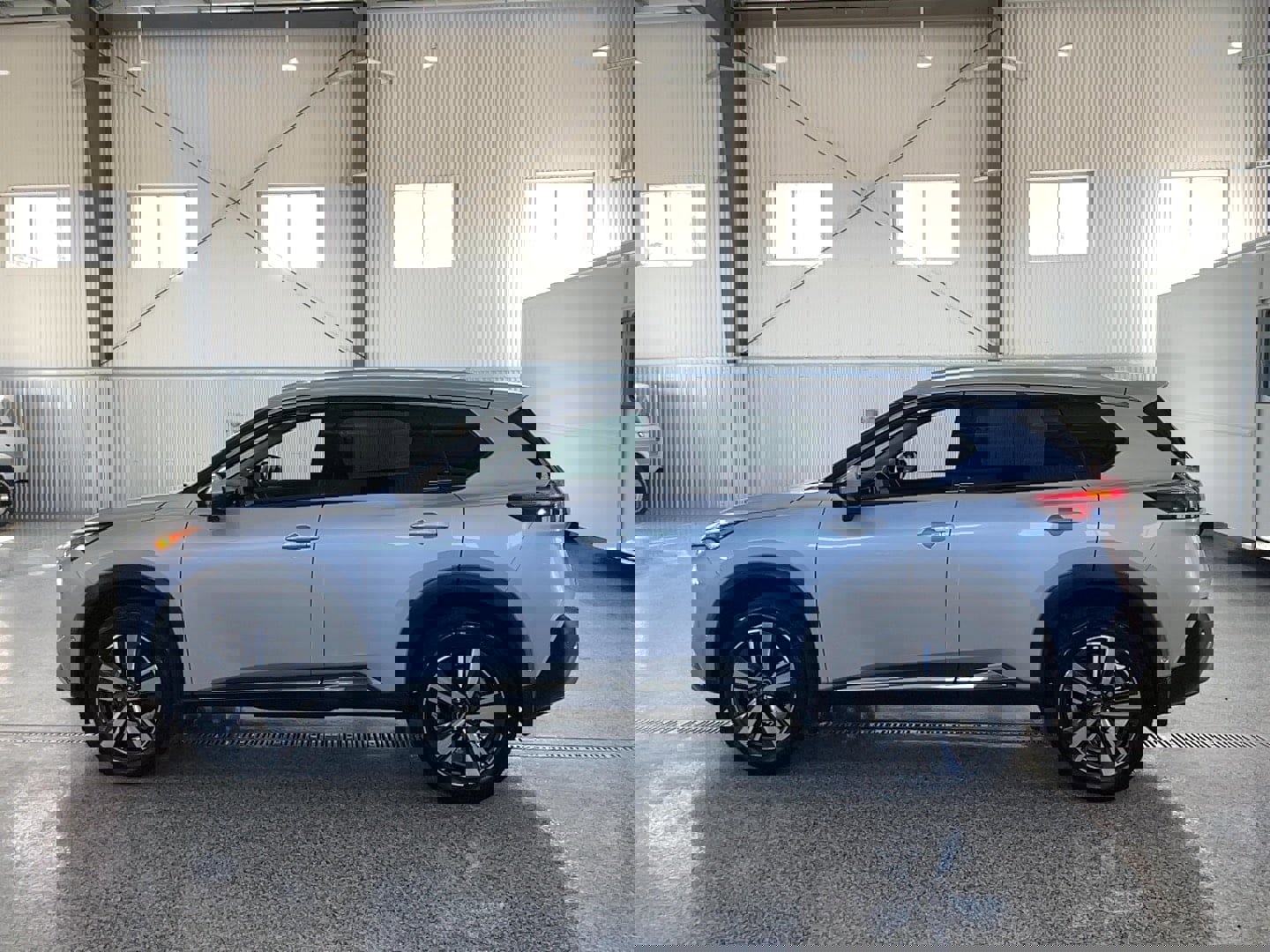 Used 2023 Nissan Rogue SL w/ SL Premium Package AWD/4WD image 4