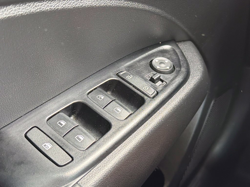 Used 2022 Hyundai Venue Limited FWD image 14
