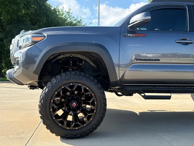 Used 2022 Toyota Tacoma TRD Off-Road AWD/4WD image 5
