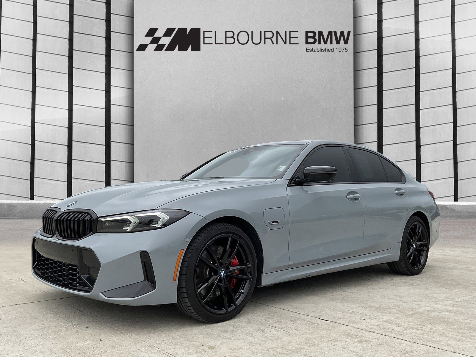 Certified 2023 BMW 330e w/ M Sport Package image 3