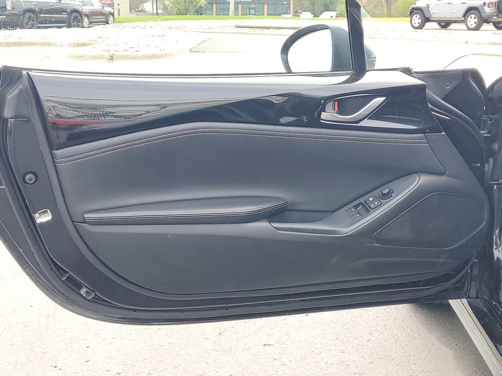 Used 2025 MAZDA MX-5 Miata RF Grand Touring RWD image 21