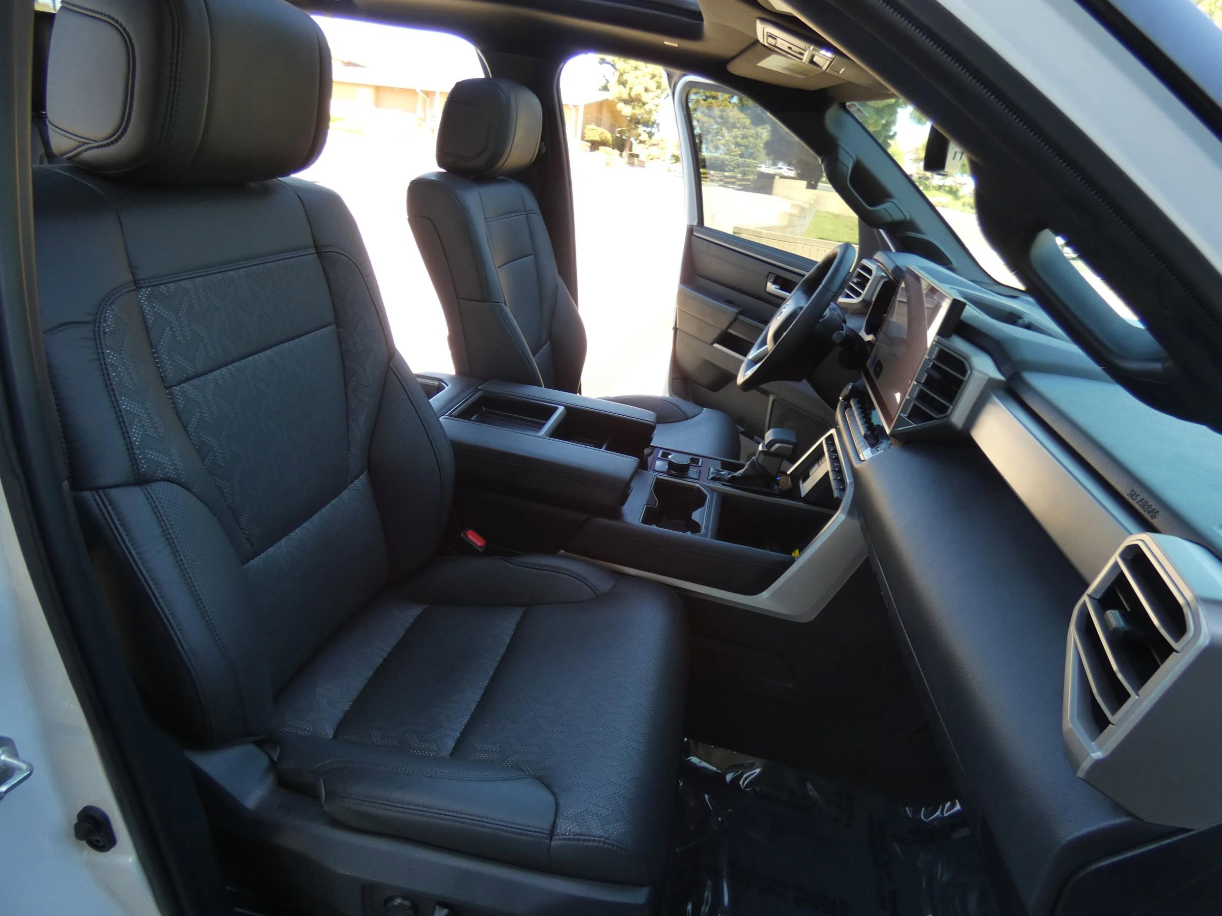 Used 2025 Toyota Tundra Limited image 33