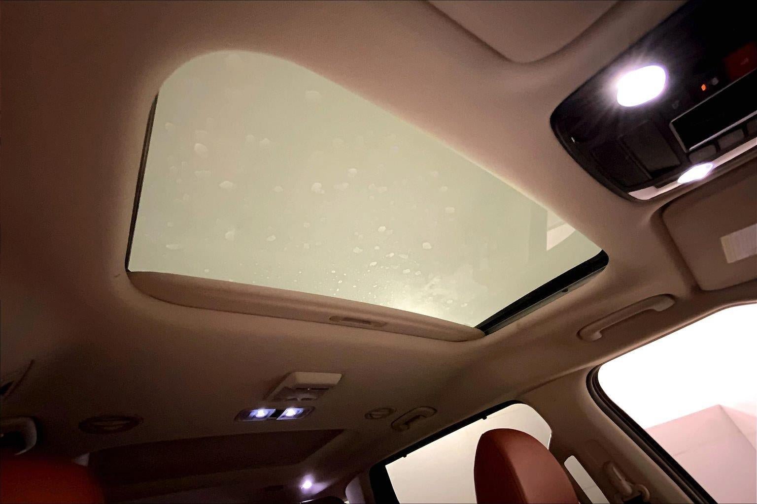 Certified 2024 Kia Carnival SX Prestige FWD image 28