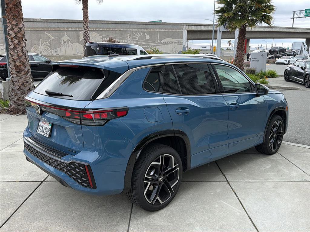 Used 2026 Volkswagen Tiguan SEL R-Line AWD/4WD image 6