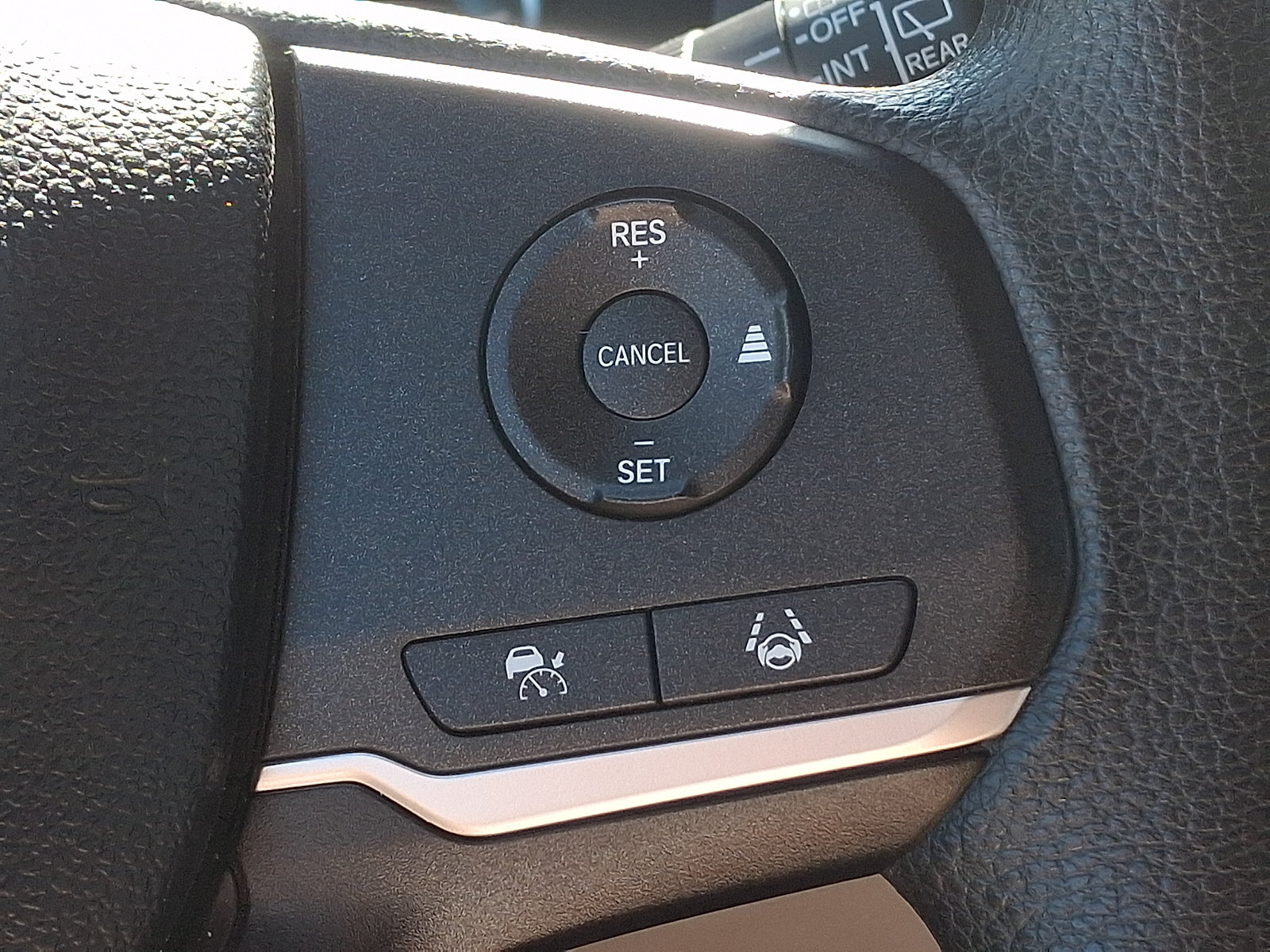 Used 2024 Honda Odyssey EX image 24