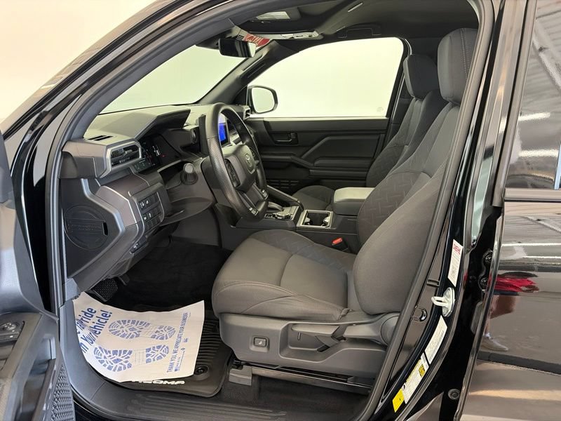 Used 2025 Toyota Tacoma SR5 AWD/4WD image 18