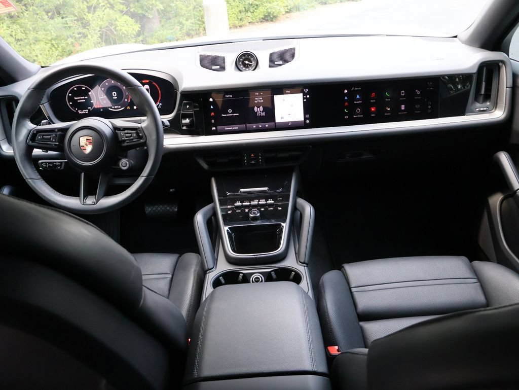 Used 2025 Porsche Cayenne Coupe AWD/4WD image 18