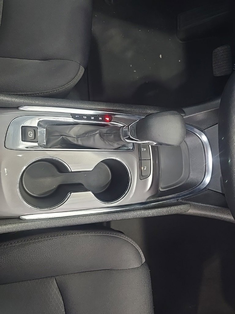 Used 2024 Chevrolet Malibu LT image 25