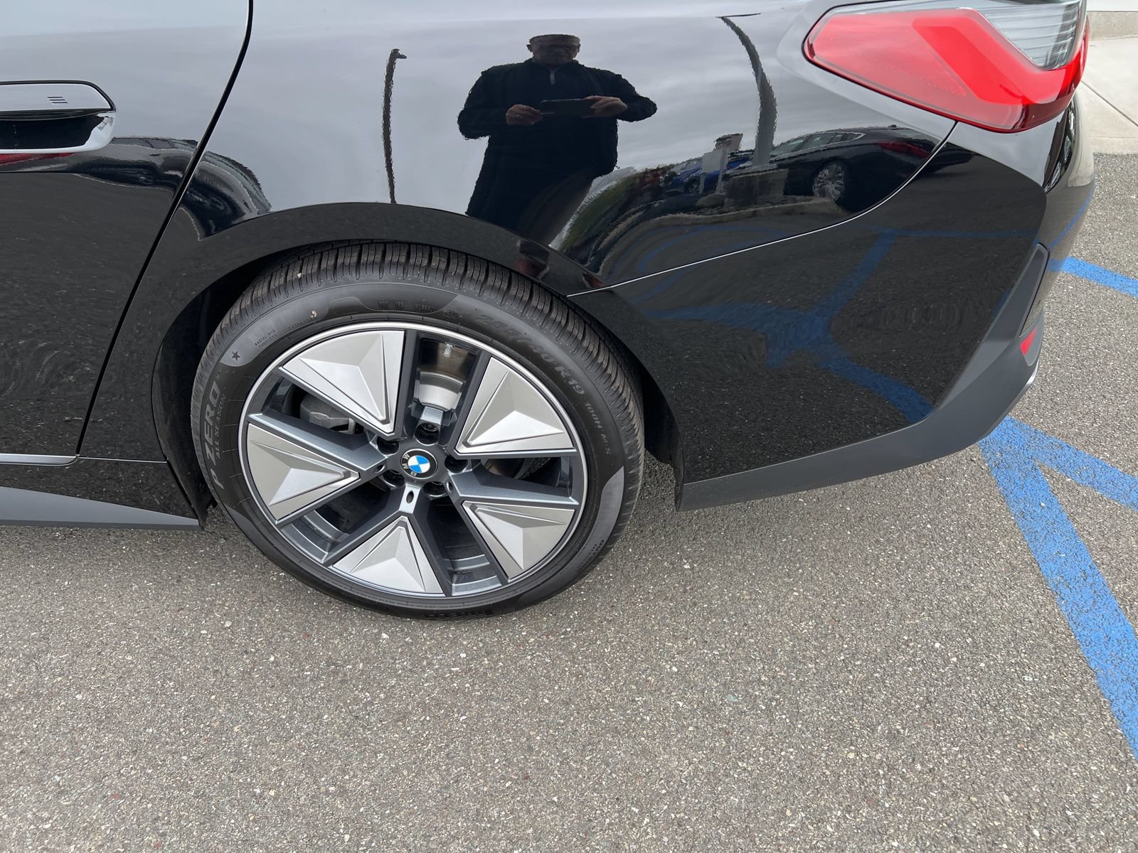 New 2026 BMW i4 xDrive40i AWD/4WD image 5