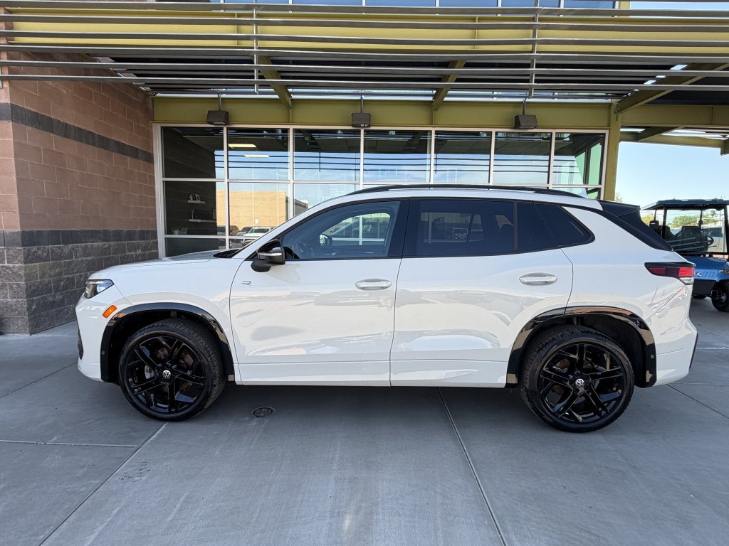 Used 2025 Volkswagen Tiguan SE R-Line AWD/4WD image 7