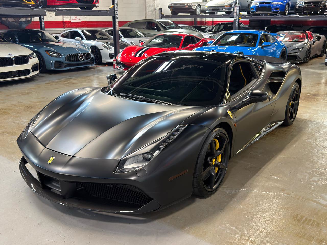 Used 2018 Ferrari 488 GTB RWD image 12