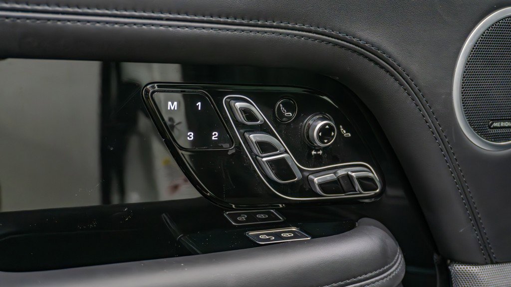 Used 2021 Land Rover Range Rover Autobiography Fifty Edition image 27