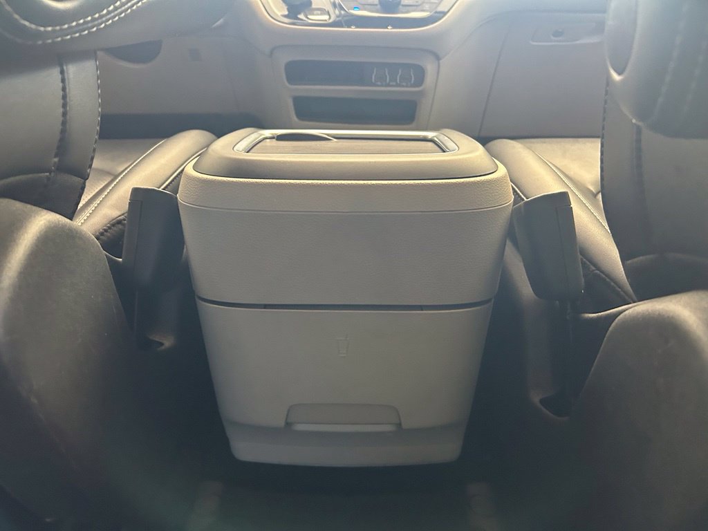 Used 2024 Chrysler Pacifica Touring-L FWD image 26