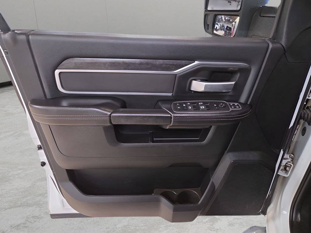 Used 2024 RAM 3500 Big Horn image 22