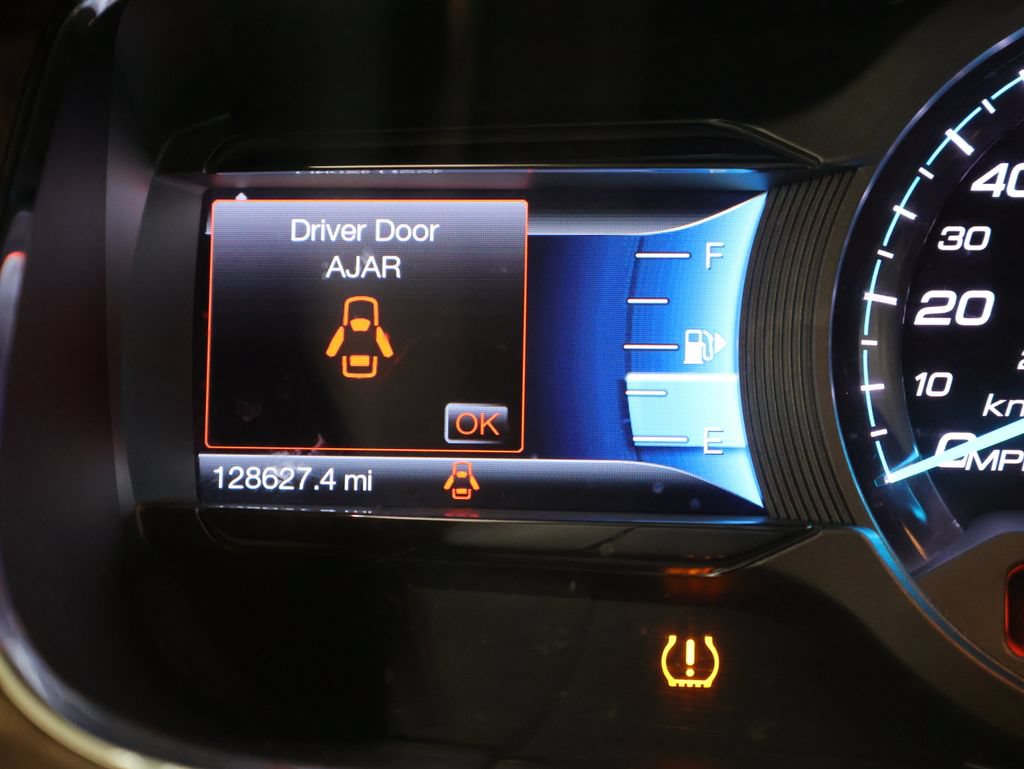 Used 2015 Ford Taurus Limited w/ Equipment Group 301A AWD/4WD image 40