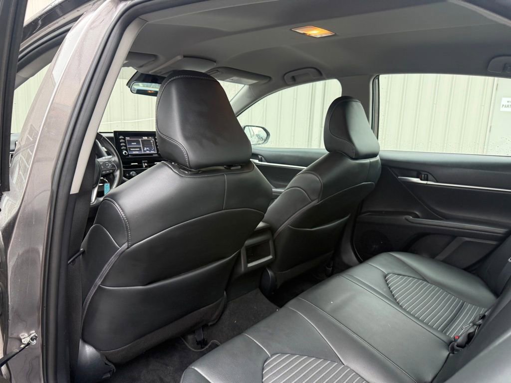 Used 2024 Toyota Camry SE image 12