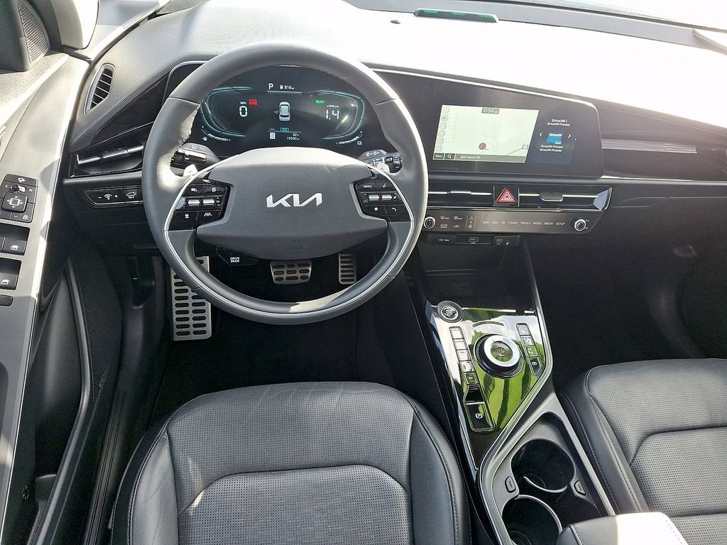 Certified 2024 Kia Niro SX Touring image 11