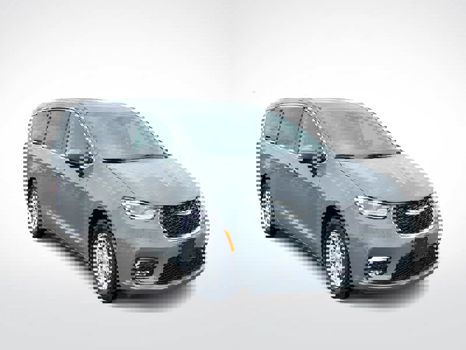 Used 2023 Chrysler Pacifica Touring-L image 2