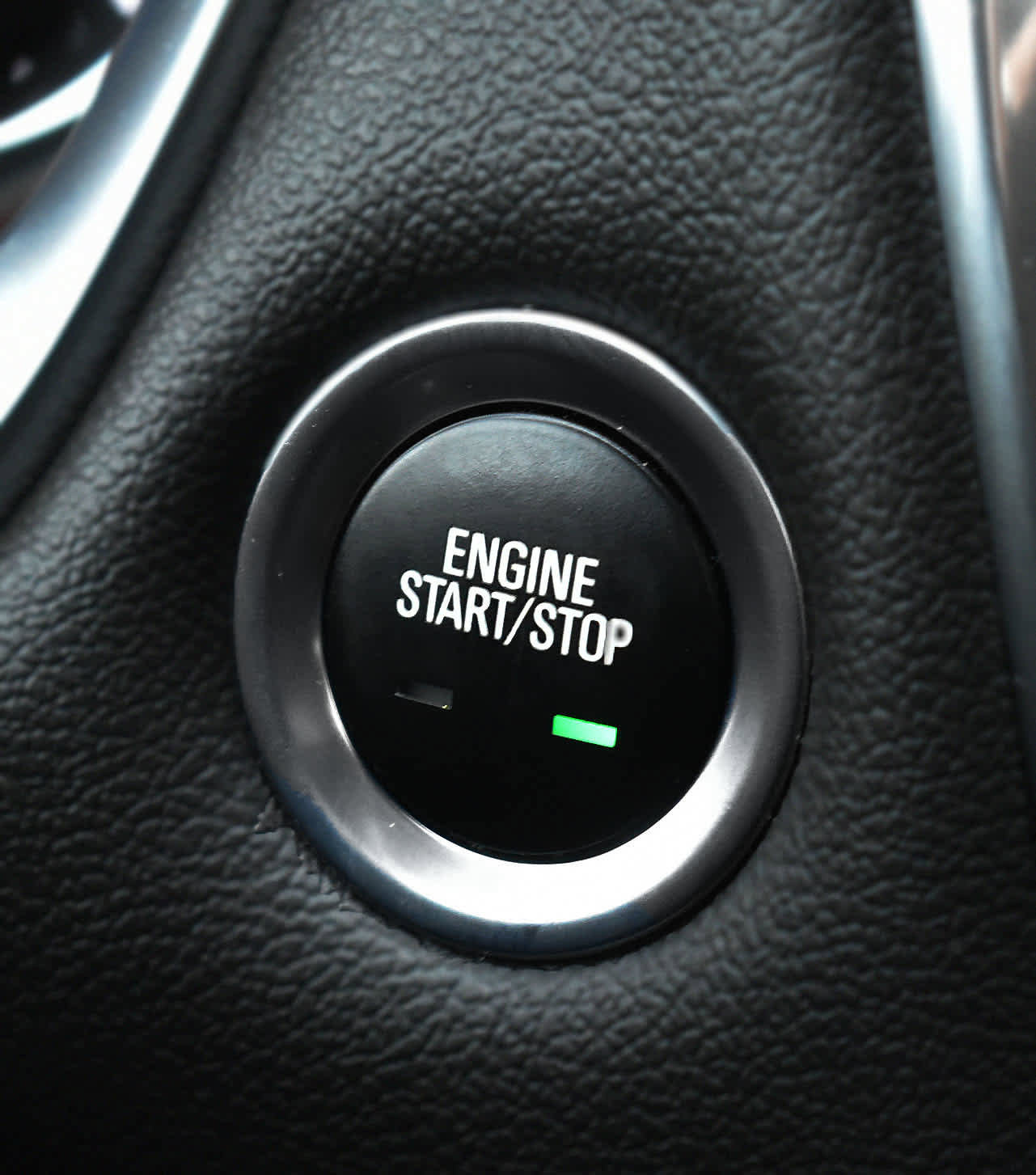 Used 2023 Chevrolet Traverse Premier w/ Redline Edition image 17