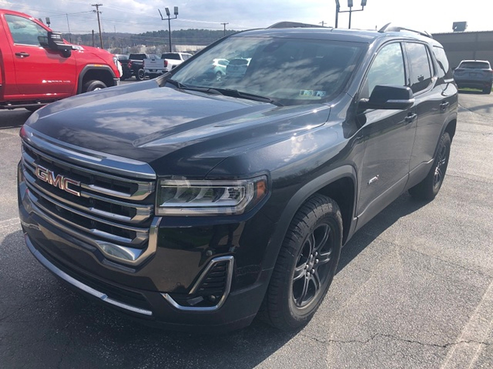 Used 2023 GMC Acadia AT4 w/ Technology Package image 4