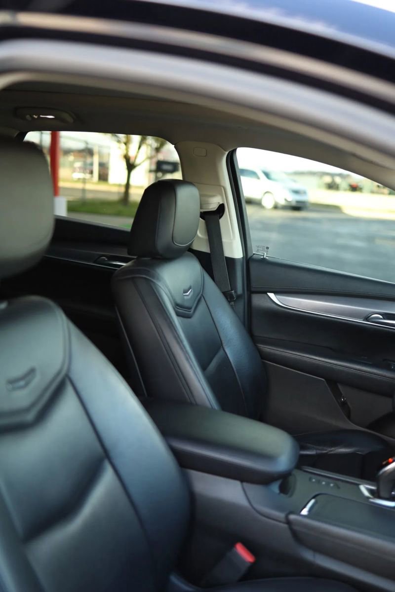 Used 2017 Cadillac XT5 Luxury w/ Driver Awareness Package AWD/4WD image 50