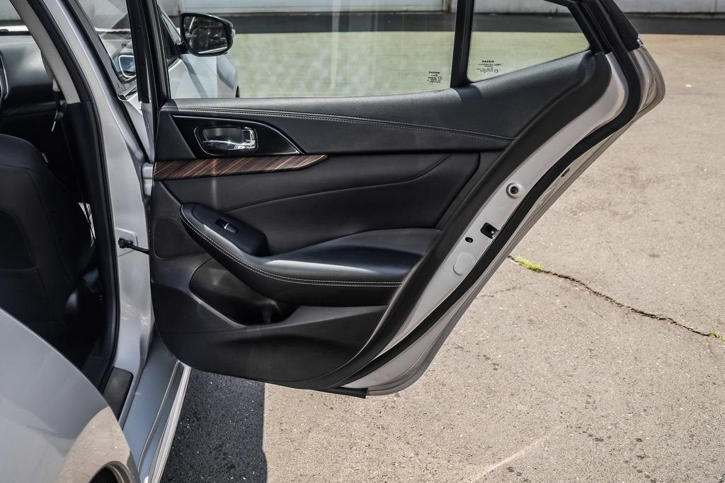 Used 2018 Nissan Maxima Platinum FWD image 16
