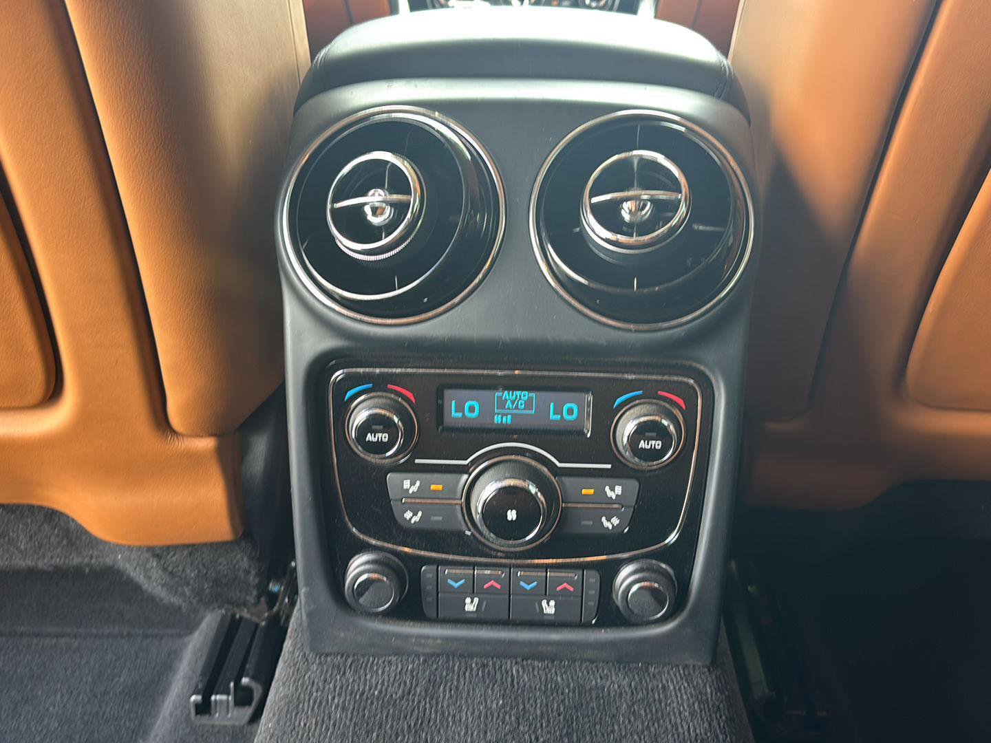 Used 2018 Jaguar XJ L Portfolio RWD image 17
