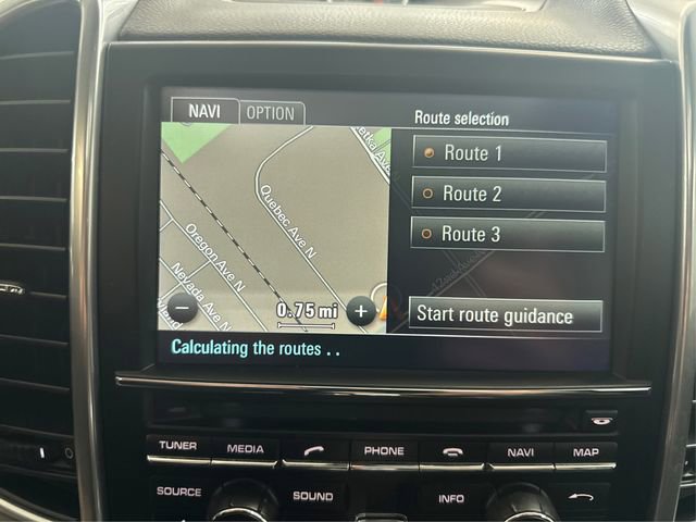 Used 2016 Porsche Cayenne image 30