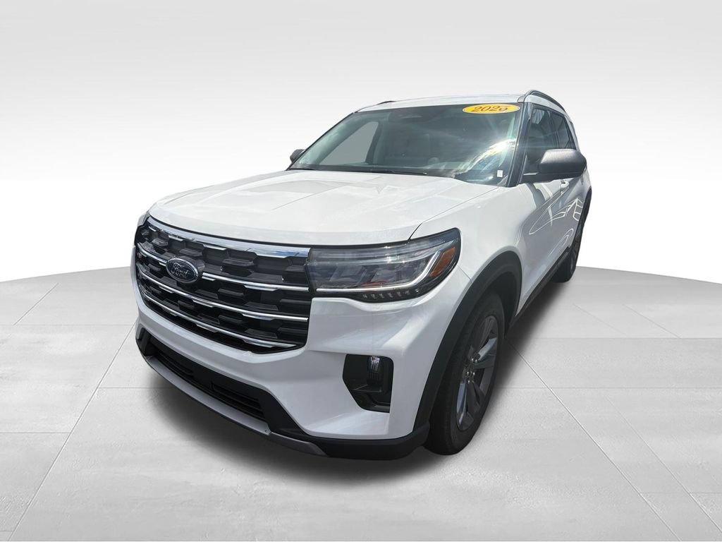 New 2026 Ford Explorer Active w/ Active Comfort Package AWD/4WD image 3