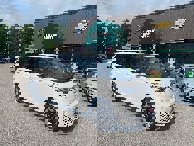 New 2025 Volkswagen ID. Buzz Pro S