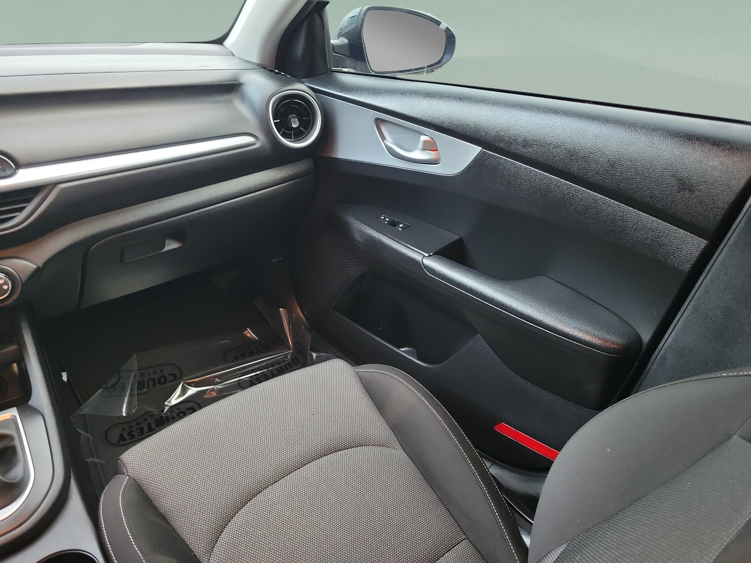 Certified 2023 Kia Forte LXS w/ LXS Technology Package FWD image 11