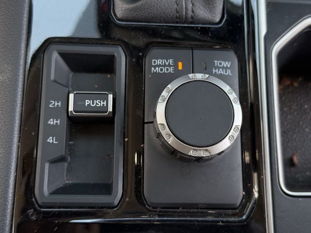 Used 2024 Toyota Tundra Limited AWD/4WD image 21