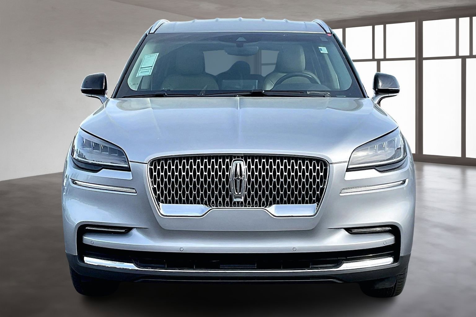 Used 2022 Lincoln Aviator 2WD image 2