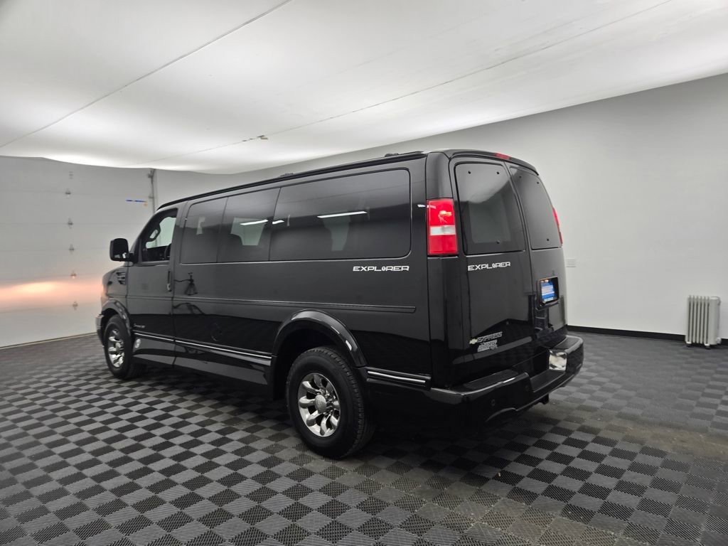 Used 2019 Chevrolet Express 2500 w/ Enhanced Convenience Package image 10