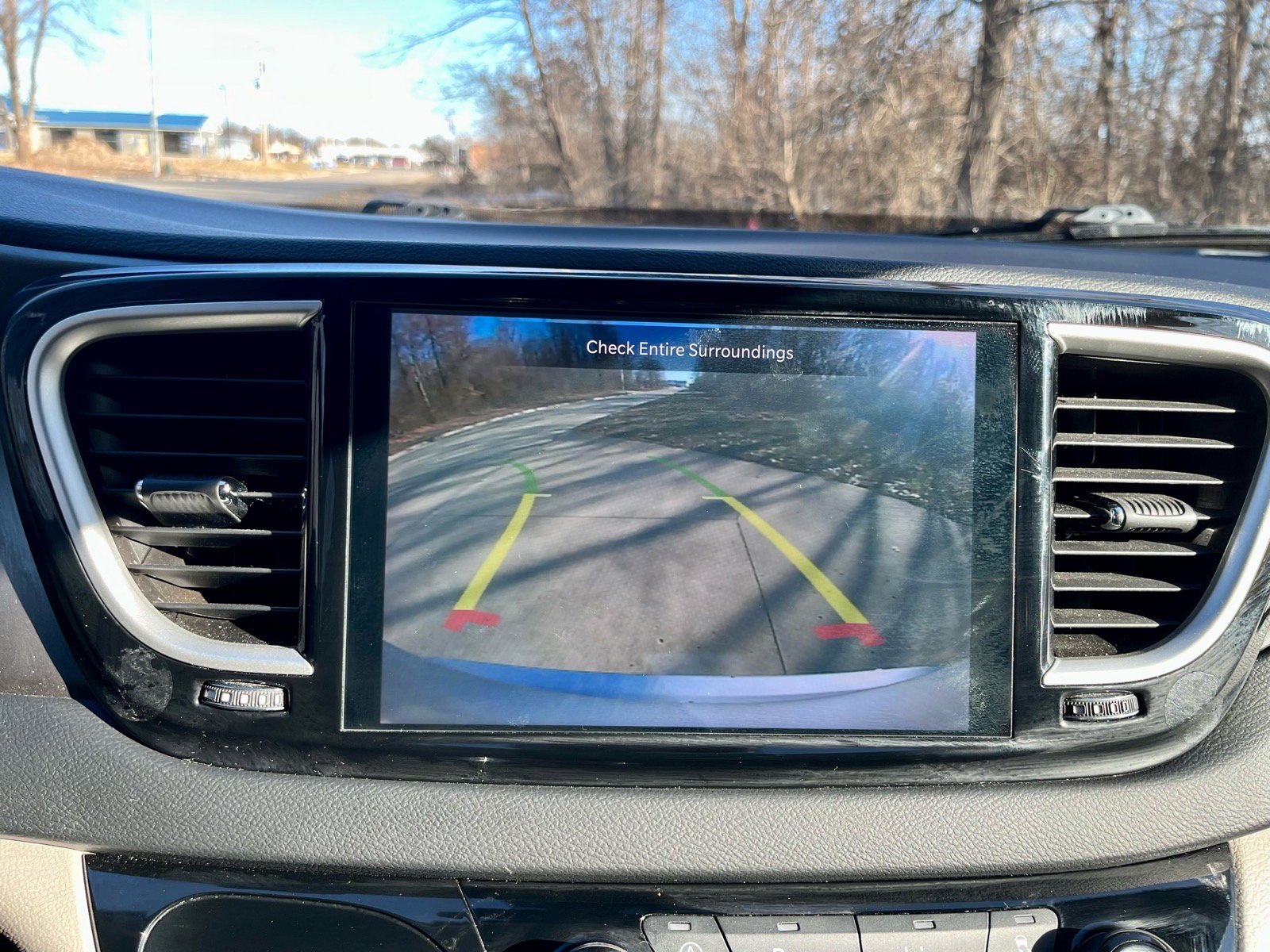 Used 2024 Chrysler Pacifica Touring-L FWD image 24