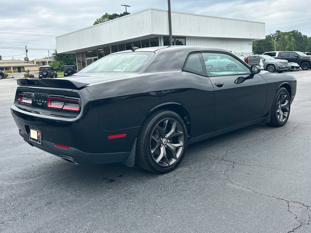Used 2019 Dodge Challenger SXT w/ Plus Package RWD image 6