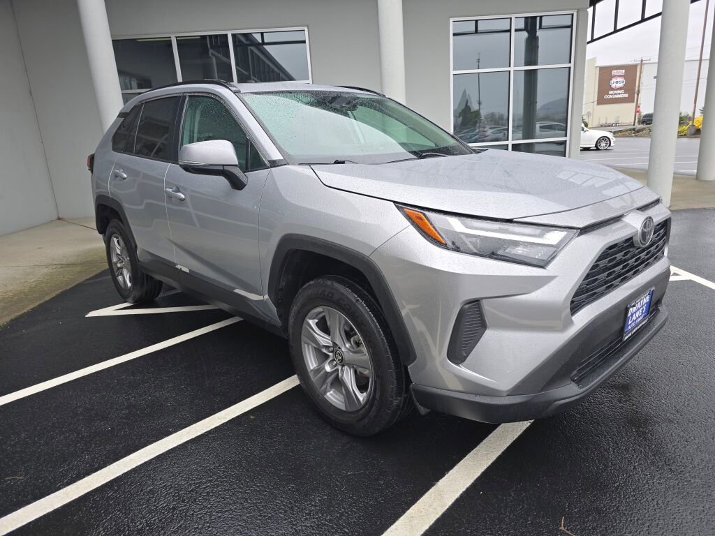 Used 2024 Toyota RAV4 XLE w/ Convenience Package image 3
