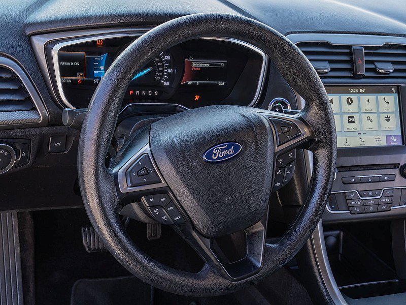 Used 2017 Ford Fusion SE w/ Fusion SE Technology Package FWD image 22
