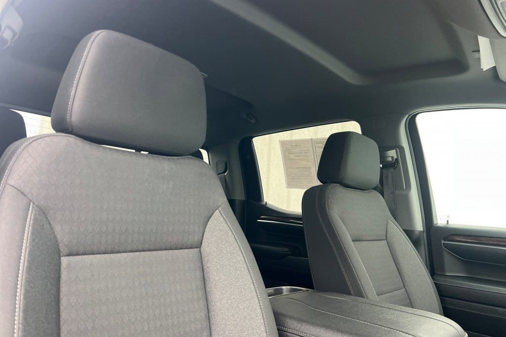 Used 2023 GMC Sierra 1500 Elevation w/ Preferred Package image 13