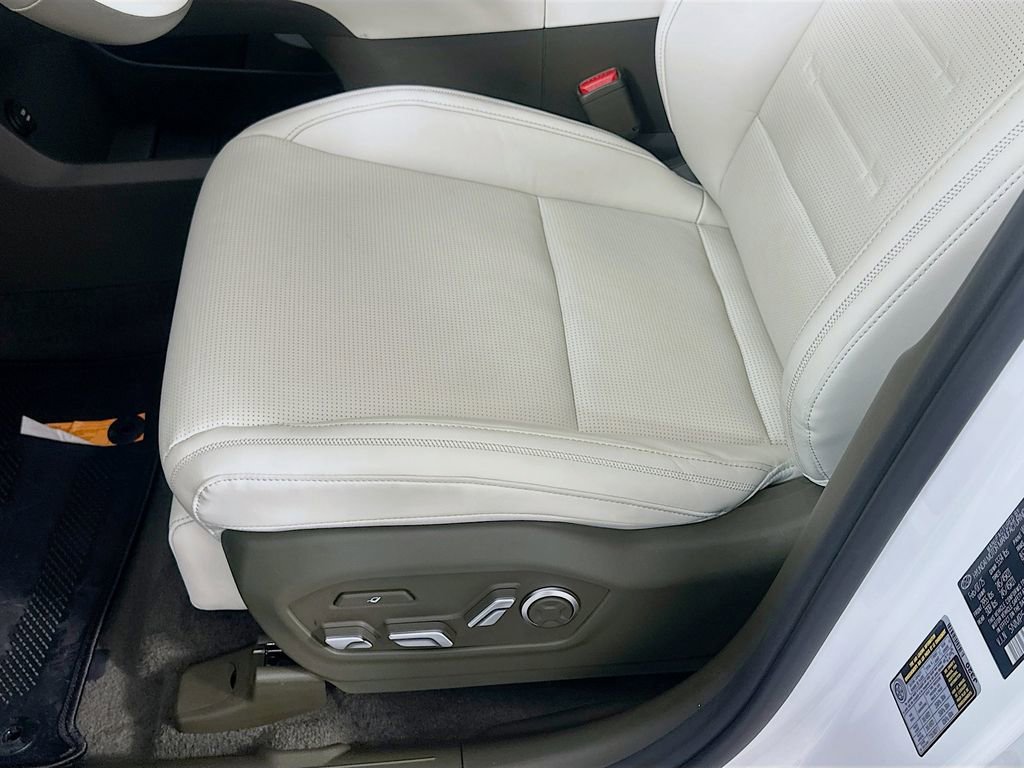 Certified 2025 Hyundai Santa Fe Calligraphy image 20