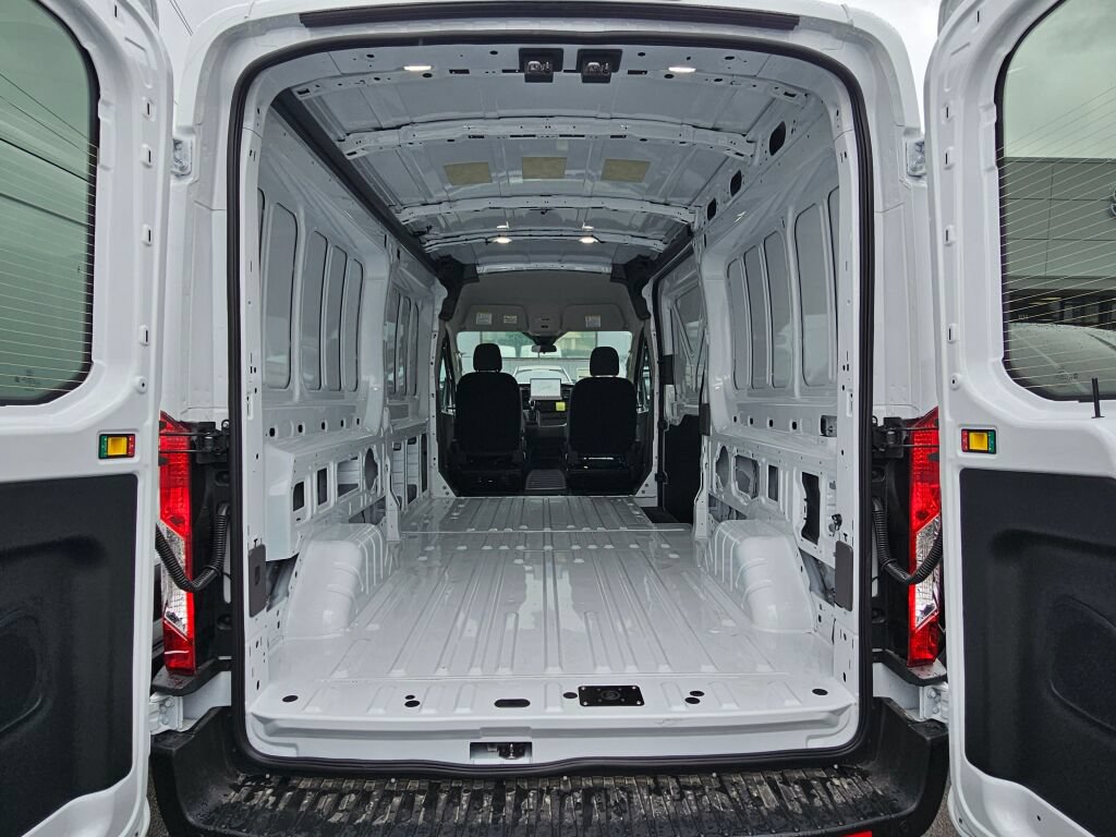 New 2026 Ford Transit 250 148 Medium Roof RWD image 5