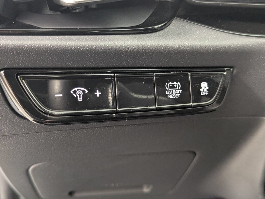 Used 2024 Kia Niro EX FWD image 13