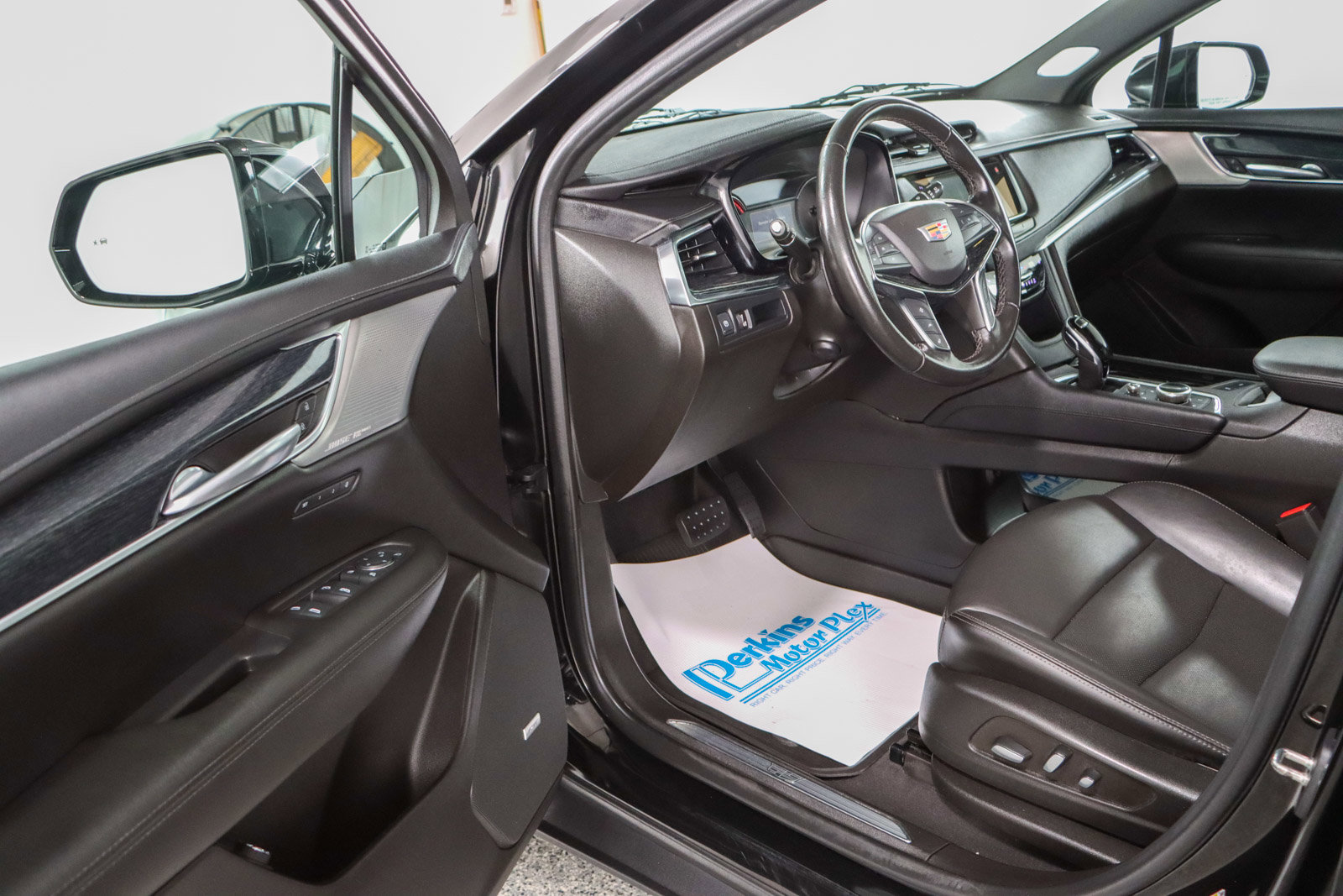 Used 2022 Cadillac XT5 Premium Luxury w/ LPO, Floor Liner Package image 3