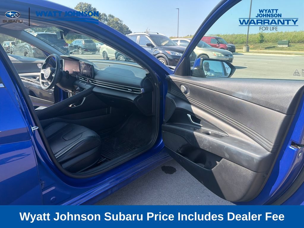 Used 2022 Hyundai Elantra Limited FWD image 34