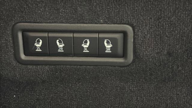 Used 2023 Jeep Grand Wagoneer 4WD image 29