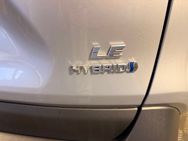 Used 2024 Toyota RAV4 LE AWD/4WD image 8