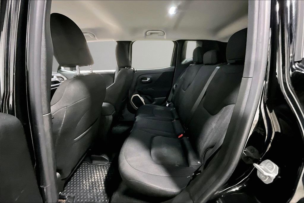 Used 2017 Jeep Renegade Latitude image 21