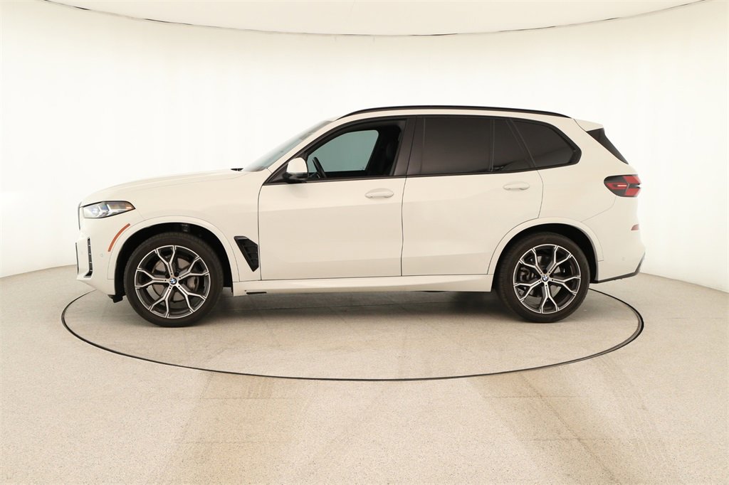 Used 2024 BMW X5 sDrive40i w/ M Sport Package image 2