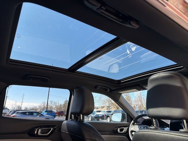 Used 2024 Jeep Compass Limited w/ Sun and Sound Group image 18